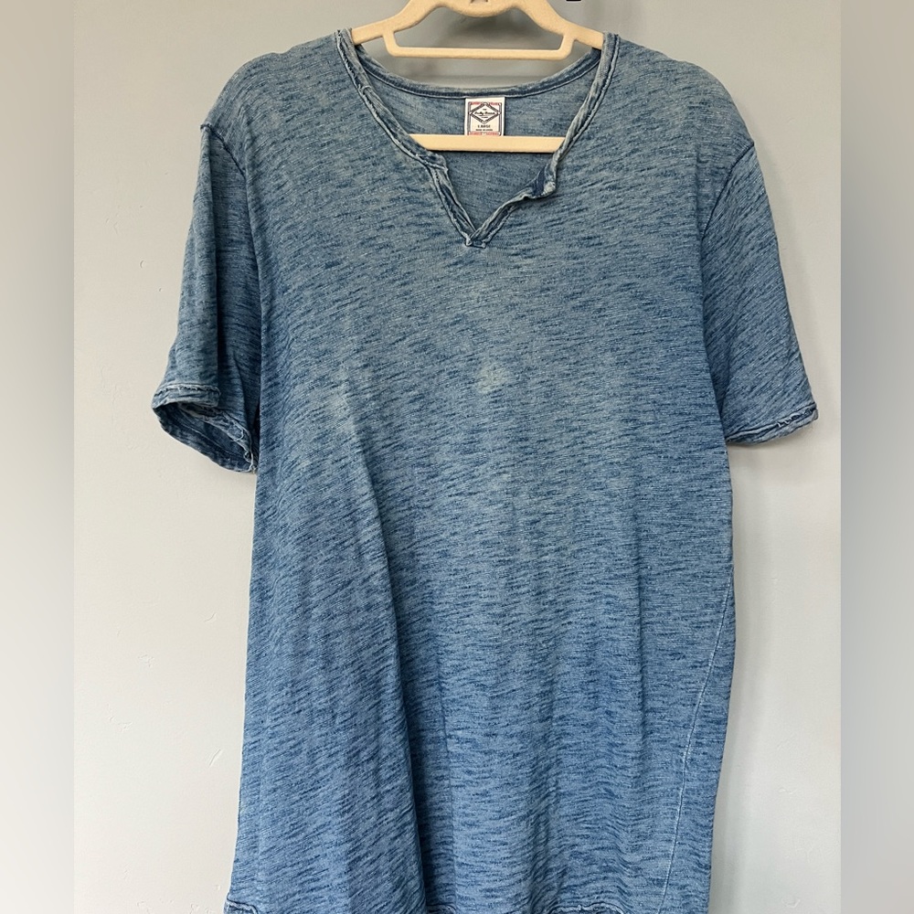 Lucky Men’s Notch Neck T-Shirt | L